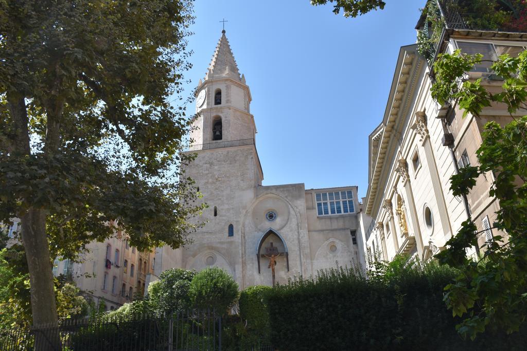 Sous Le Clocher Marseille Bagian luar foto