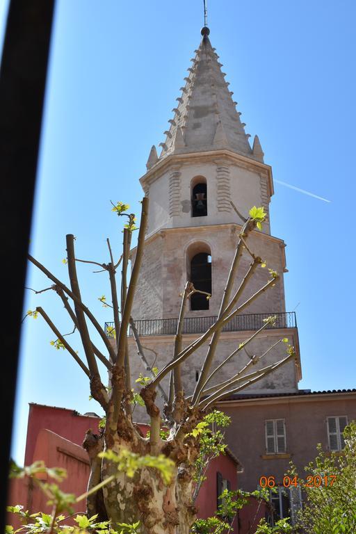 Sous Le Clocher Marseille Bagian luar foto