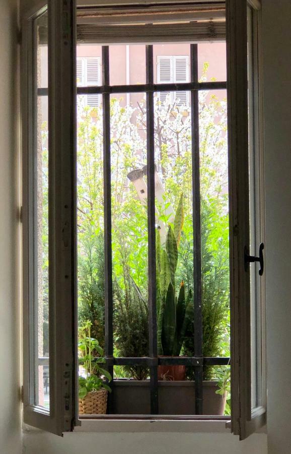 Sous Le Clocher Marseille Bagian luar foto